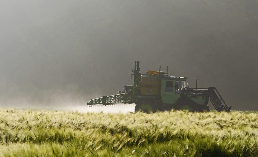 MABEWO AG - Chemikalienschutz in der Landwirtschaft